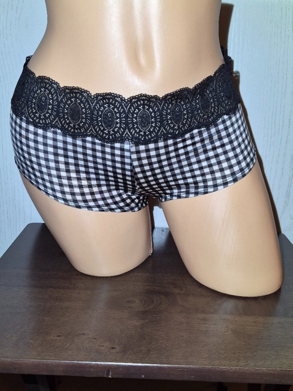 Victoria's Secret HipHugger Panties. New with Tags Size Large.